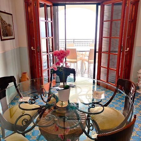 Casa La Scogliera Apartment Praiano Bagian luar foto