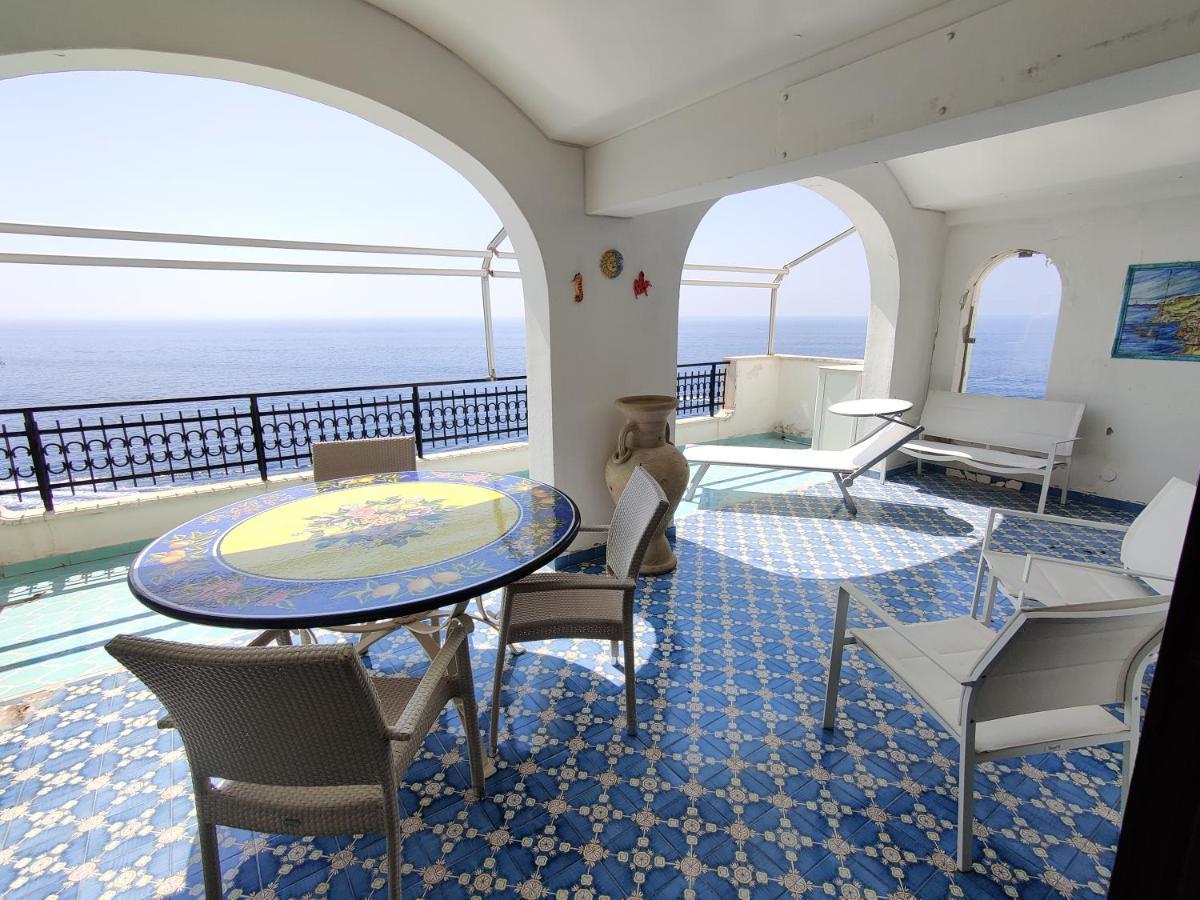 Casa La Scogliera Apartment Praiano Bagian luar foto
