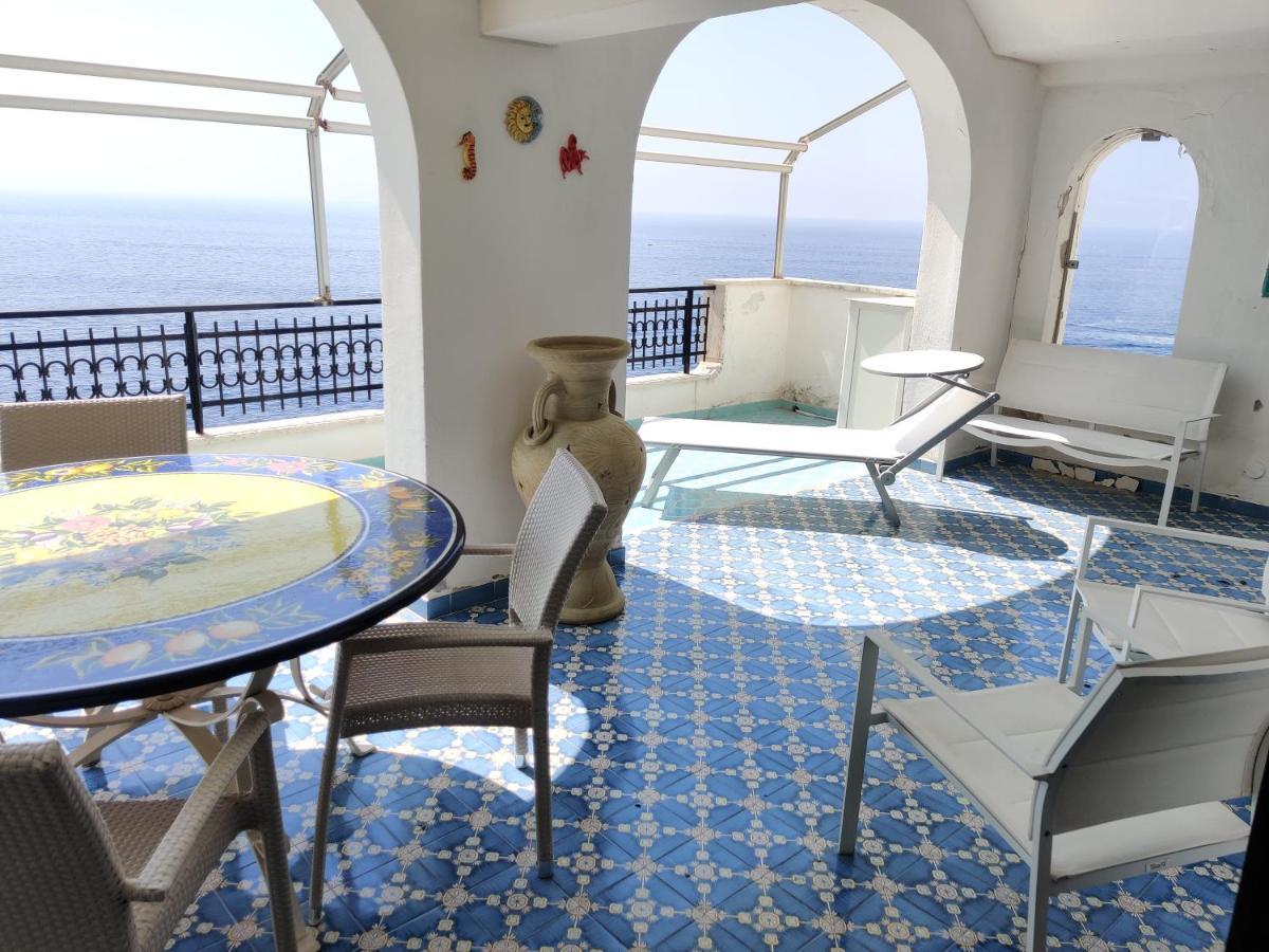 Casa La Scogliera Apartment Praiano Bagian luar foto