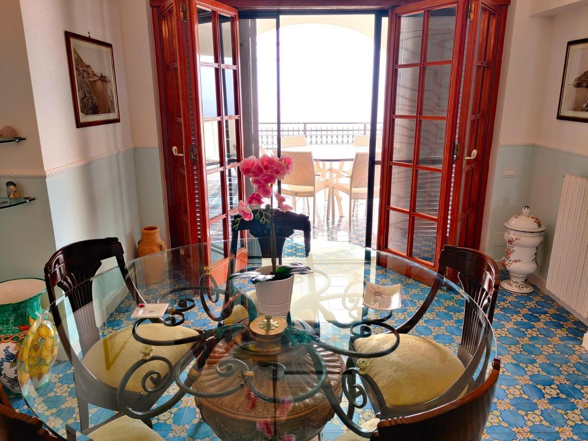 Casa La Scogliera Apartment Praiano Bagian luar foto