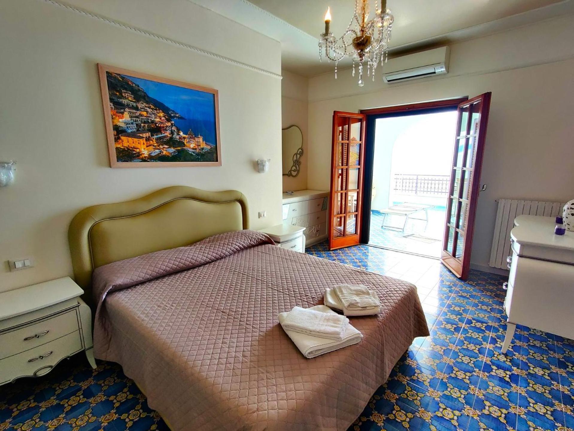 Casa La Scogliera Apartment Praiano Bagian luar foto