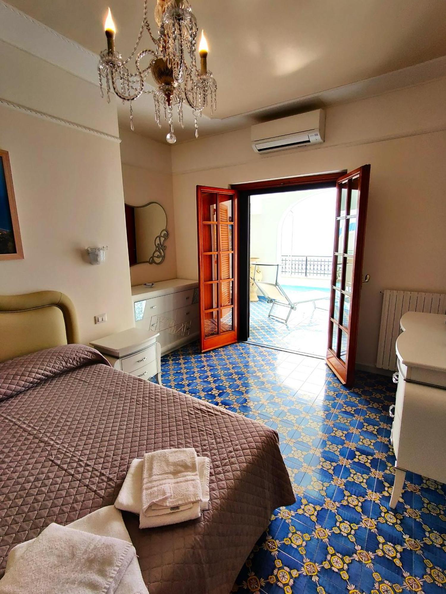 Casa La Scogliera Apartment Praiano Bagian luar foto