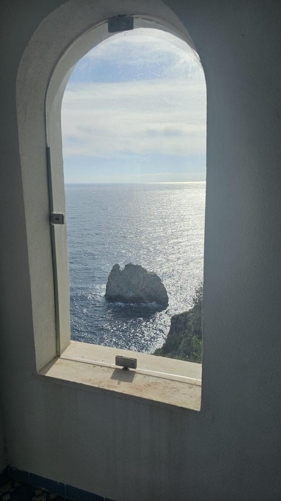 Casa La Scogliera Apartment Praiano Bagian luar foto