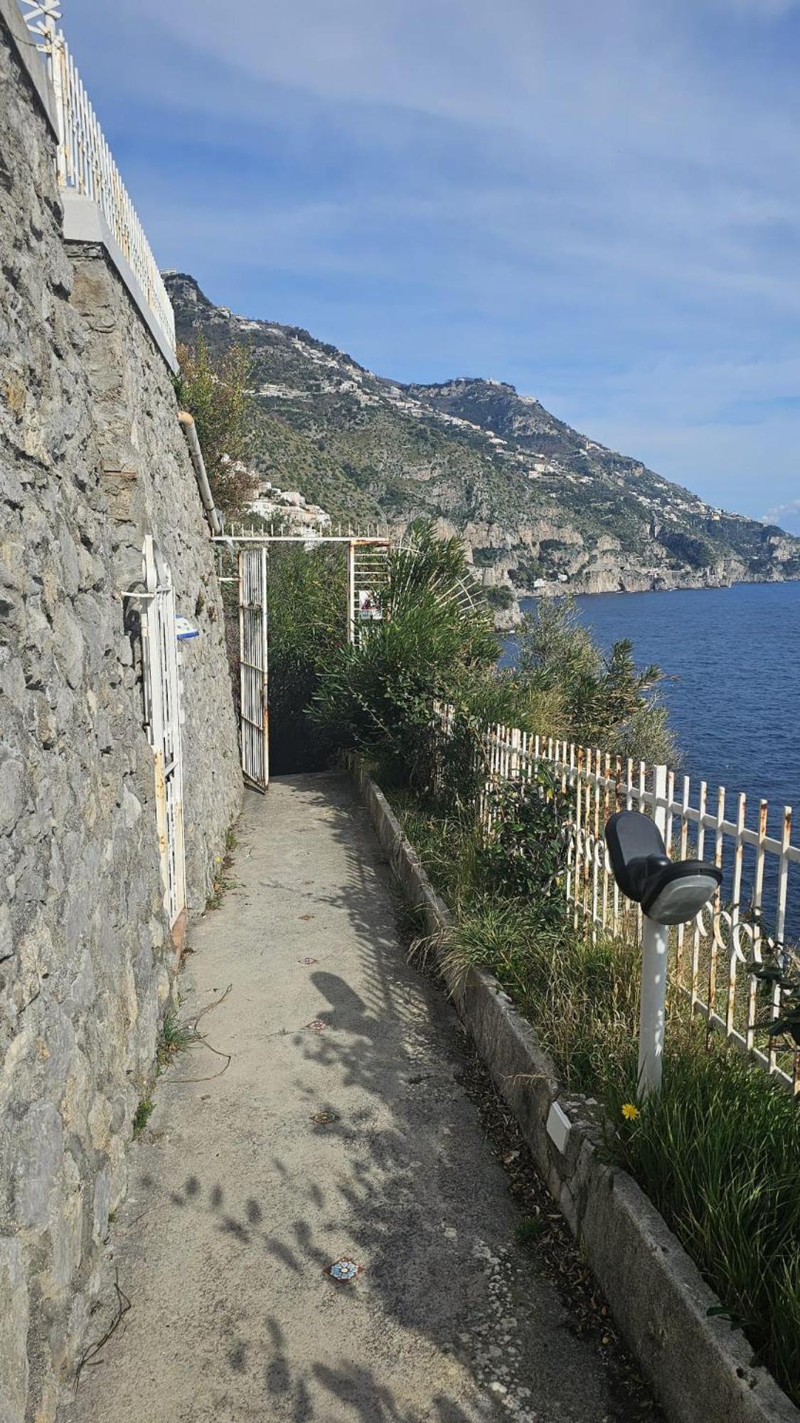 Casa La Scogliera Apartment Praiano Bagian luar foto